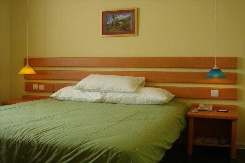 Отель Home Inn Baliqiao