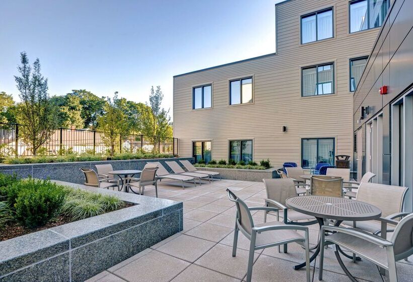 فندق Homewood Suites By Hilton Boston Brooklinelongwood Medical