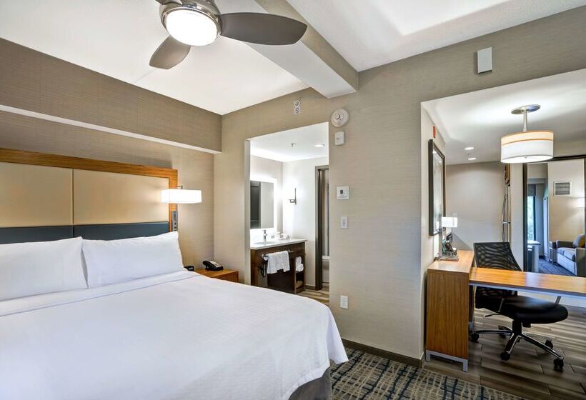 فندق Homewood Suites By Hilton Boston Brooklinelongwood Medical