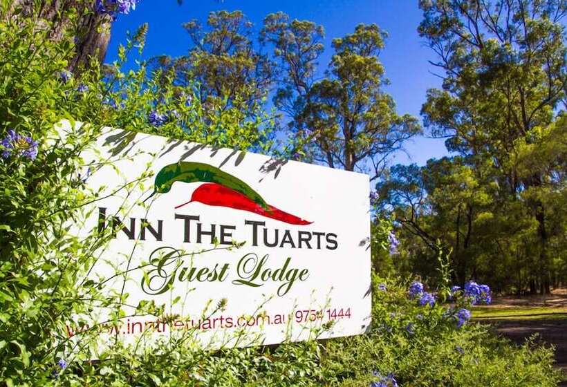 هتل Inn The Tuarts Guest Lodge