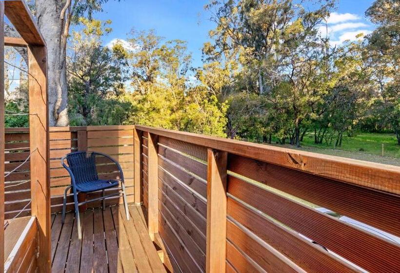 هتل Inn The Tuarts Guest Lodge