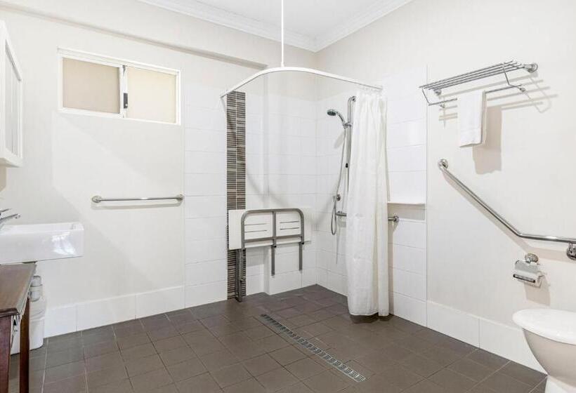 هتل Inn The Tuarts Guest Lodge