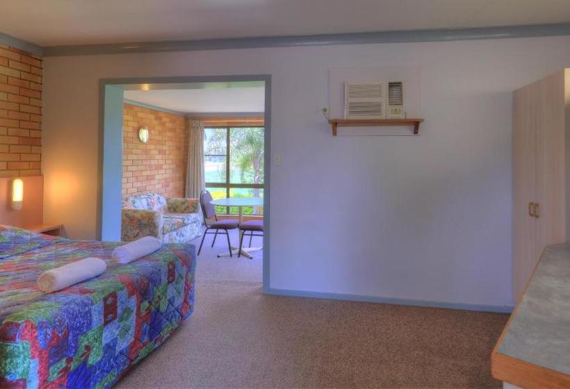 ホテル Jacaranda Motor Lodge