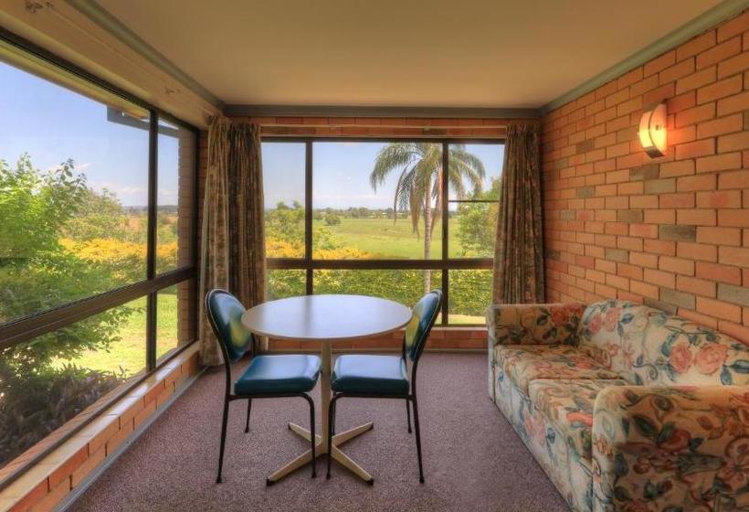 ホテル Jacaranda Motor Lodge