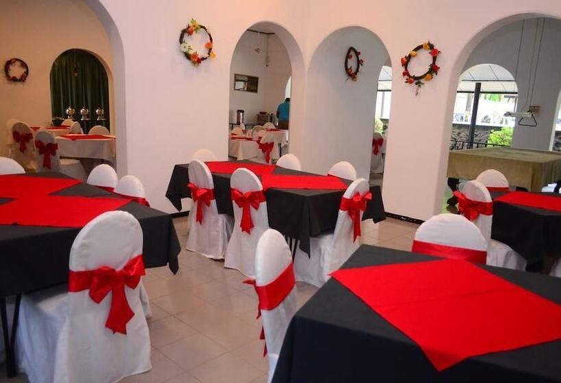 酒店 Jayasinghe Holiday Resort