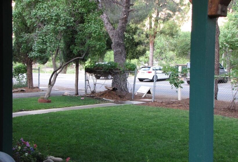 호텔 Kern Riverfront Lodge