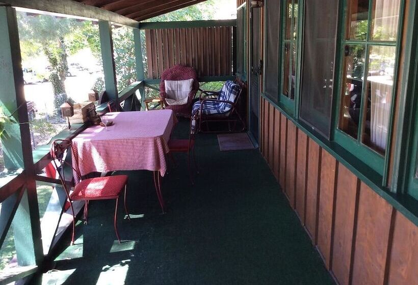 호텔 Kern Riverfront Lodge