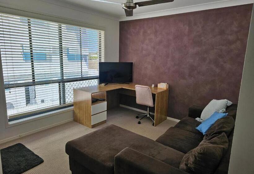 בית מלון כפרי Koola Beach Apartments Bargara