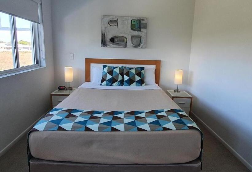 בית מלון כפרי Koola Beach Apartments Bargara