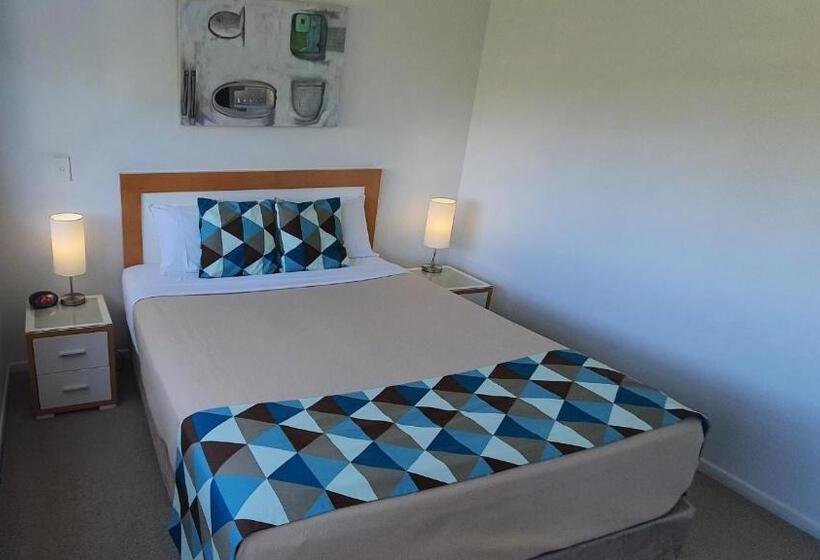 בית מלון כפרי Koola Beach Apartments Bargara