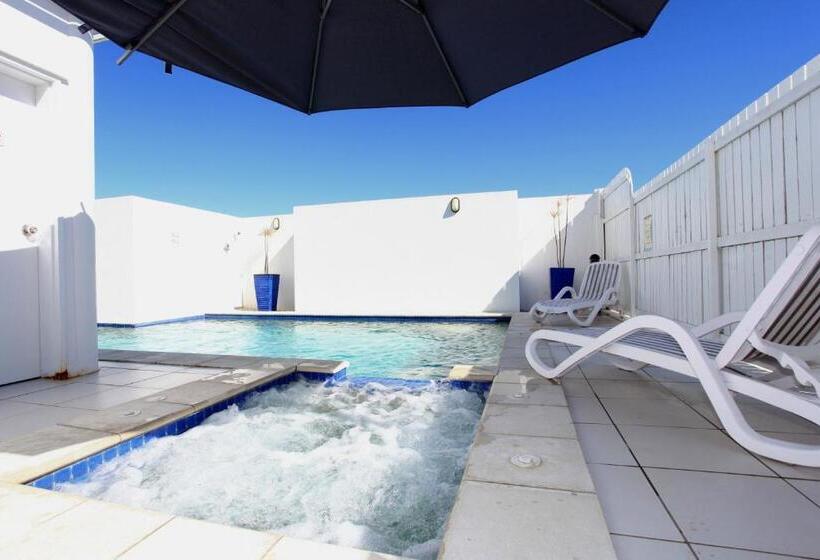 בית מלון כפרי Koola Beach Apartments Bargara