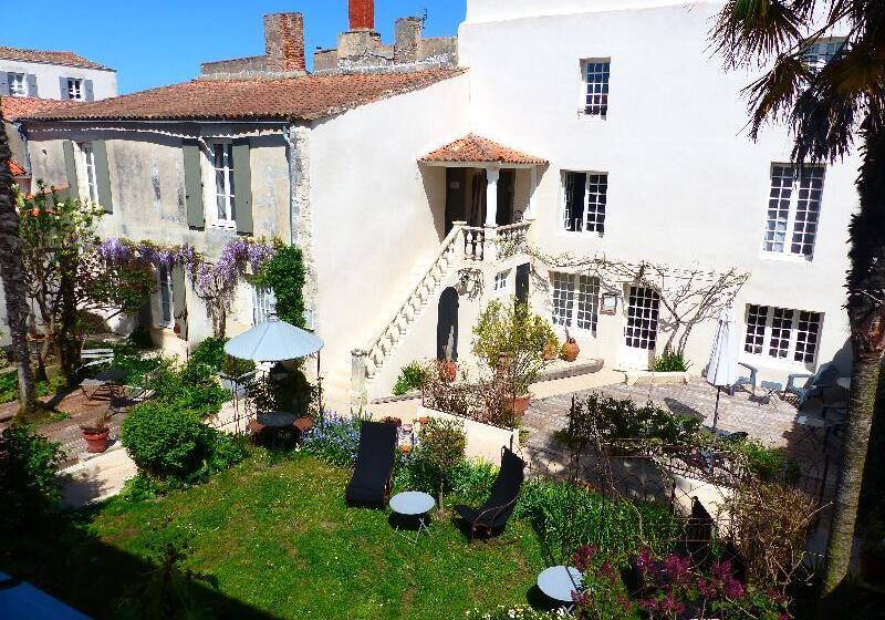 Отель La Maison Douce