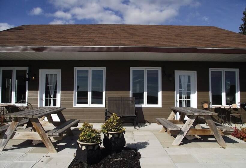 فندق Les Chalets Baie Cascouia