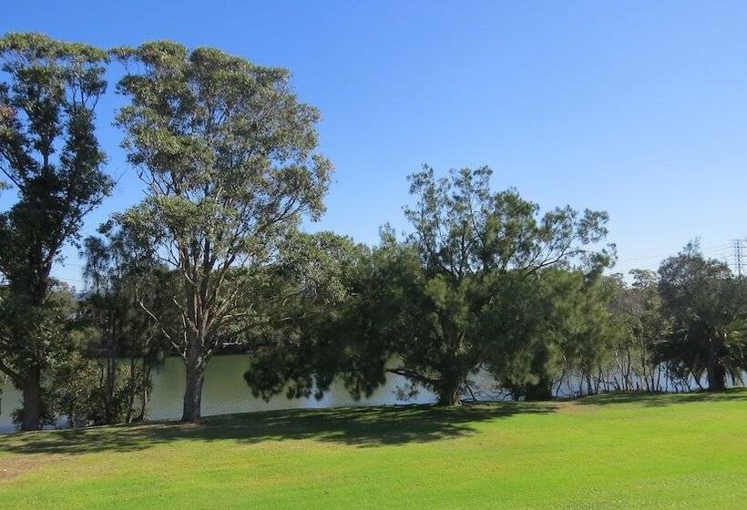 בית מלון כפרי Macquarie 4 Star