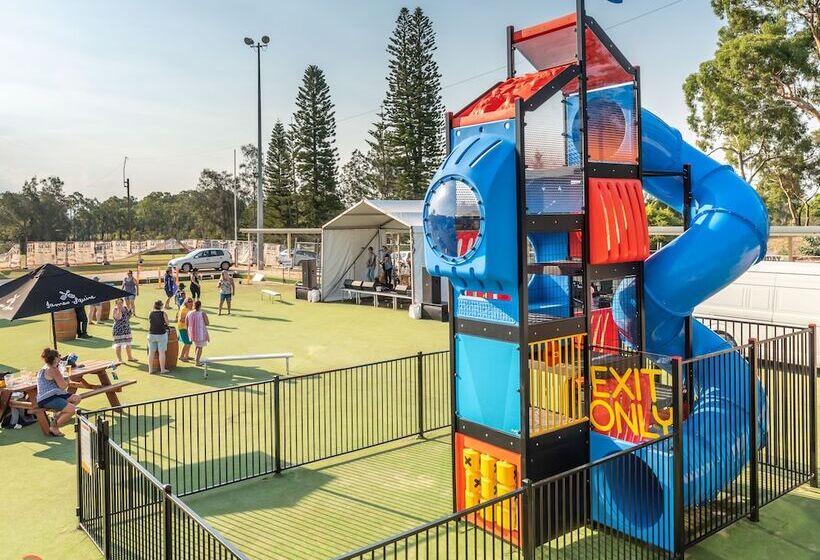 בית מלון כפרי Macquarie 4 Star