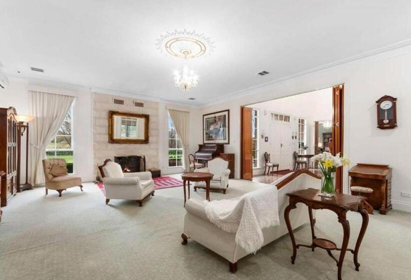 هتل Montfort Manor