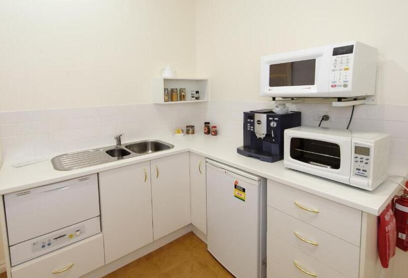 هتل Montfort Manor