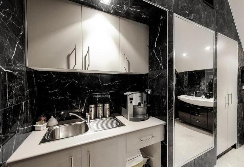 هتل Montfort Manor