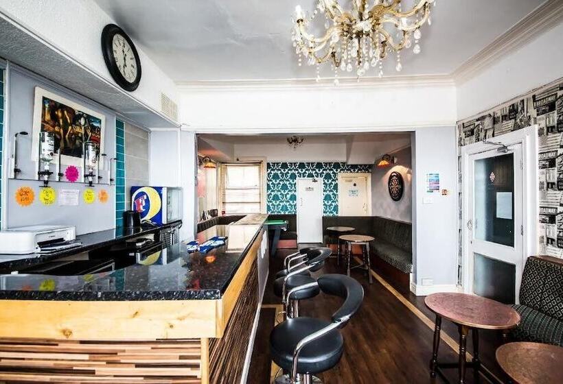 호텔 Myroomz Hollingdales