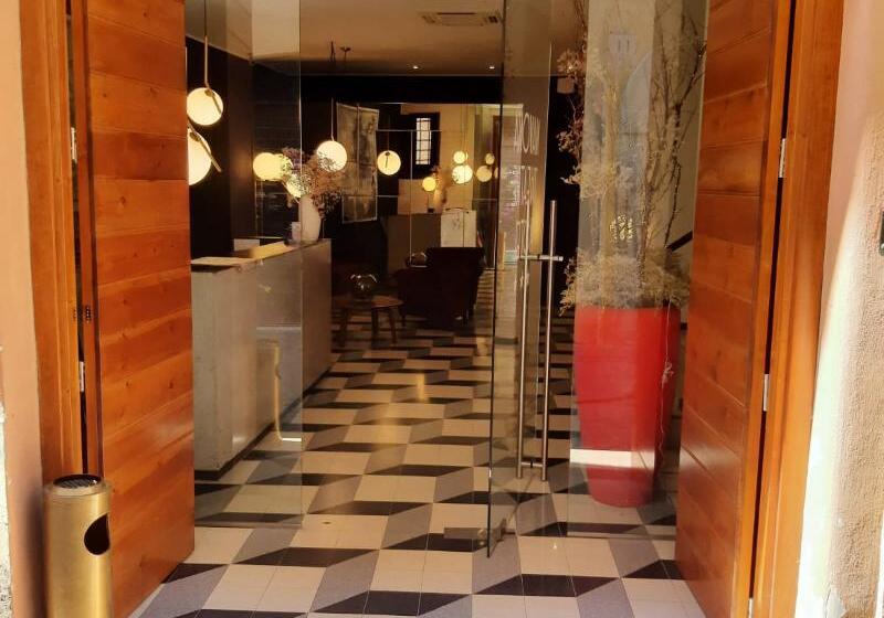 בית מלון כפרי Navona Theatre