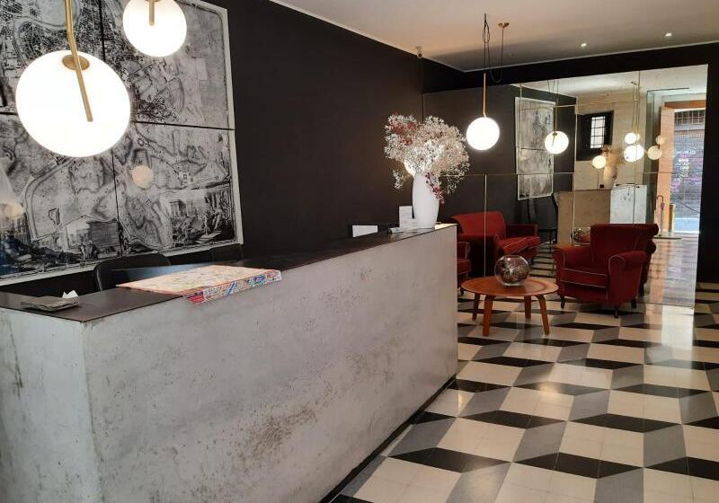 בית מלון כפרי Navona Theatre