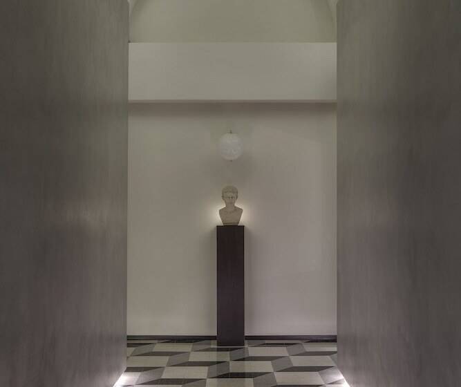 בית מלון כפרי Navona Theatre