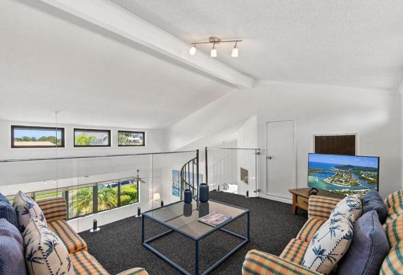 هتل Noosa Boutique Apartments & Elkhorn Villas