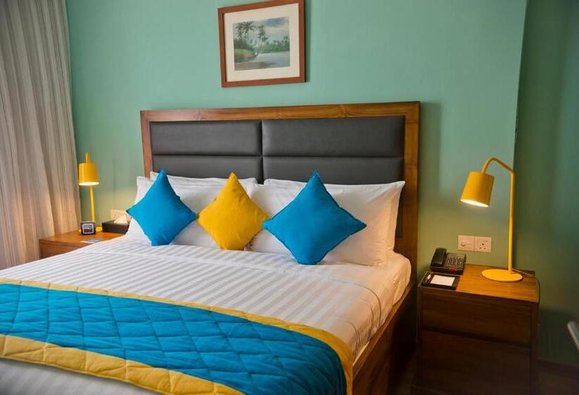 Ocean Edge Suites & Hotel Colombo