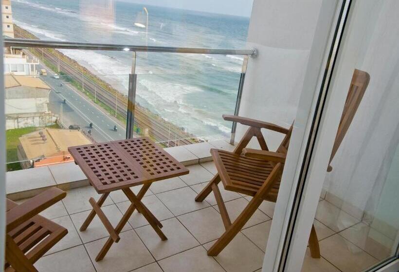 Ocean Edge Suites & Hotel Colombo