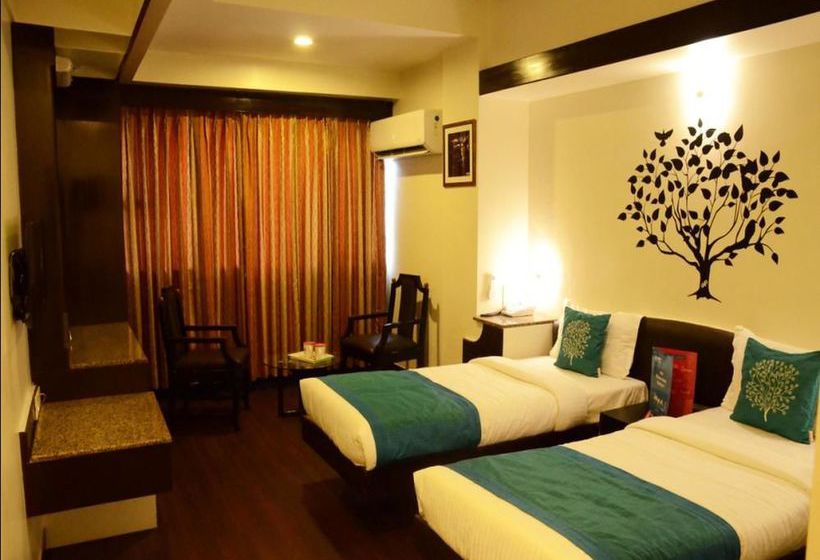 בית מלון כפרי Oyo Rooms Near Laxminarayan Theatre Swargate