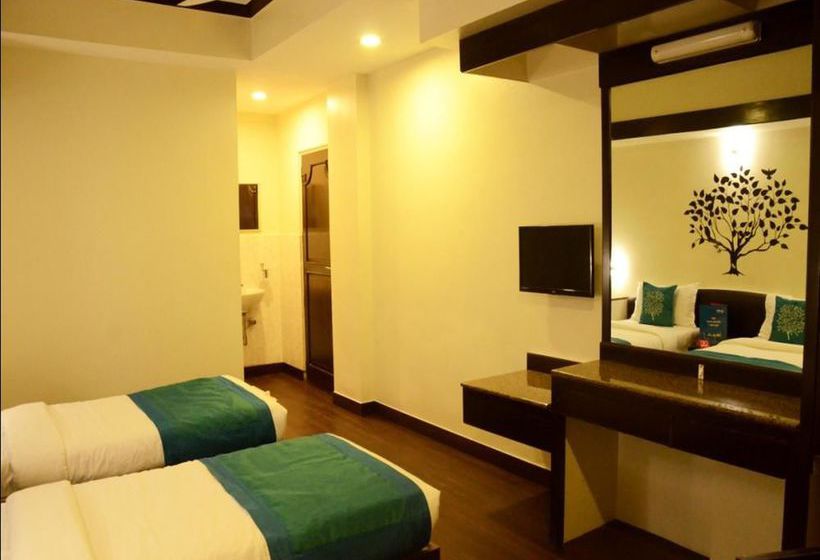 בית מלון כפרי Oyo Rooms Near Laxminarayan Theatre Swargate