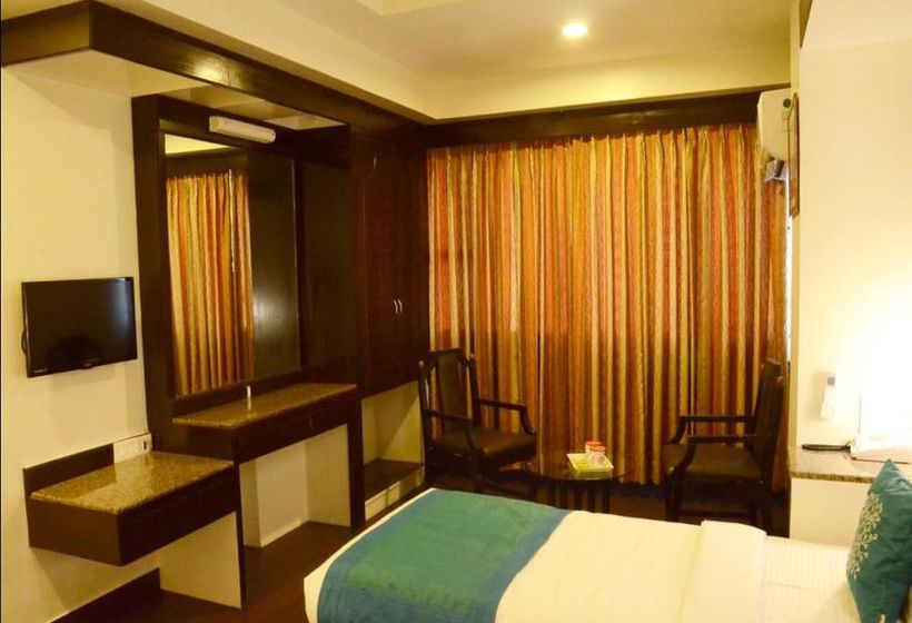 בית מלון כפרי Oyo Rooms Near Laxminarayan Theatre Swargate
