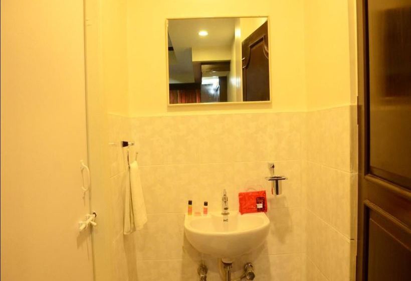 בית מלון כפרי Oyo Rooms Near Laxminarayan Theatre Swargate