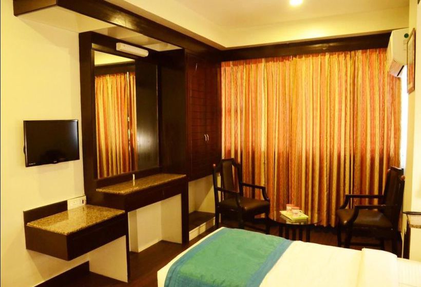 בית מלון כפרי Oyo Rooms Near Laxminarayan Theatre Swargate