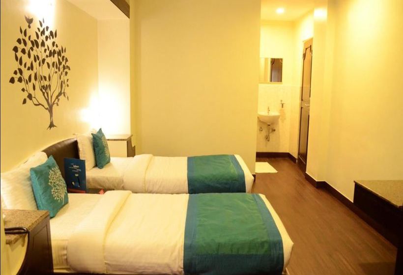 בית מלון כפרי Oyo Rooms Near Laxminarayan Theatre Swargate
