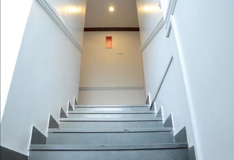 בית מלון כפרי Oyo Rooms Near Laxminarayan Theatre Swargate