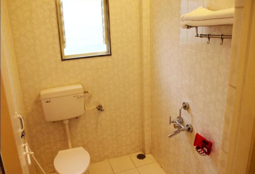 בית מלון כפרי Oyo Rooms Near Laxminarayan Theatre Swargate