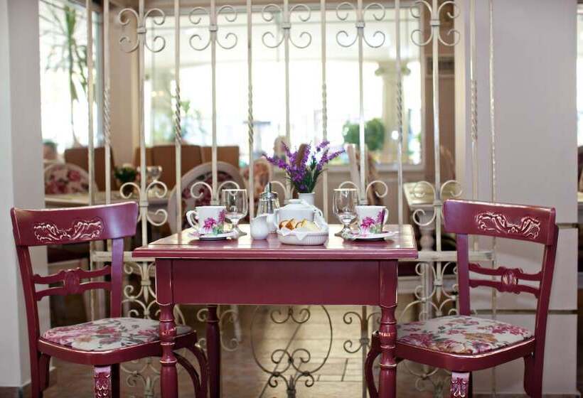 فندق Parthenon Art