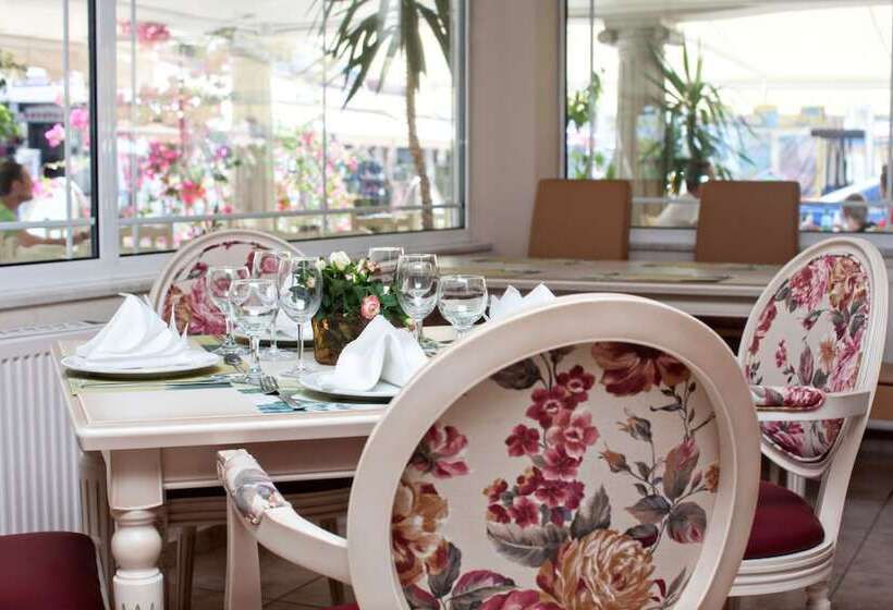 فندق Parthenon Art