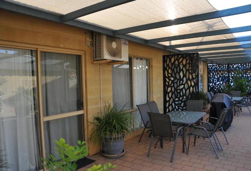 בית מלון כפרי Pelican S Nest