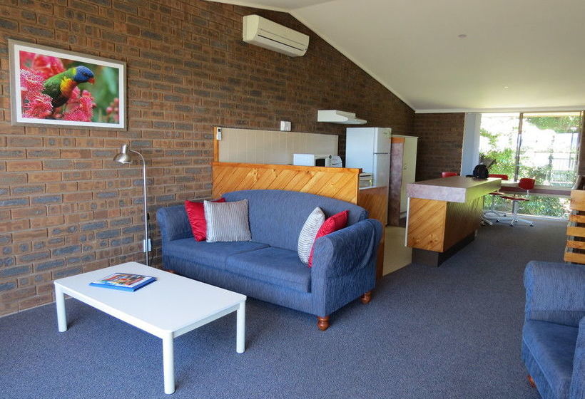 בית מלון כפרי Penguin Mews