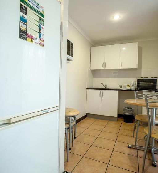 هتل Pialba Motor Inn