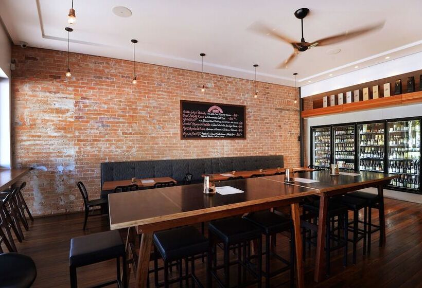 Pier Hotel Coffs Harbour