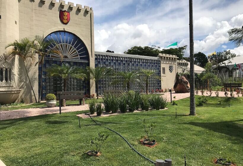 호텔 Pousada Camelot Inn