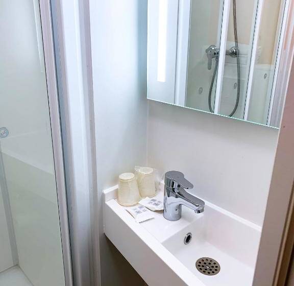 فندق Premiere Classe Troyes Sud Parc Saint Thibault