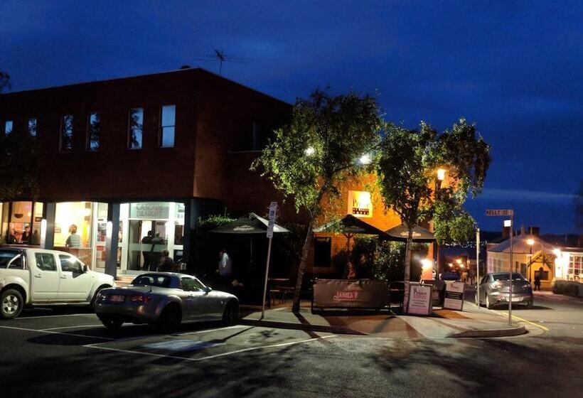 בית מלון כפרי Prince Of Wales