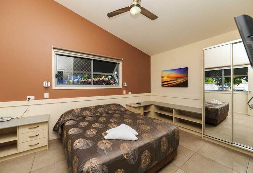 בית מלון כפרי Reflections Urunga Holiday Park