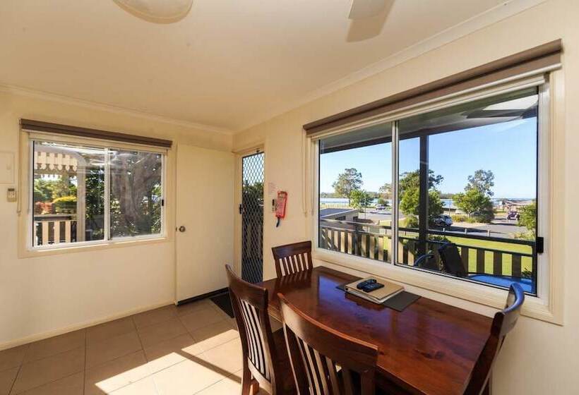 בית מלון כפרי Reflections Urunga   Holiday Park