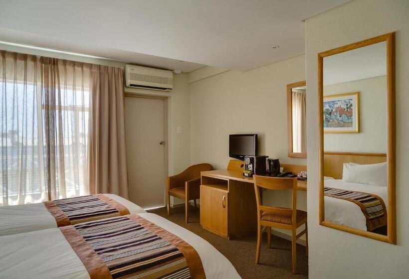 酒店 River City Inn