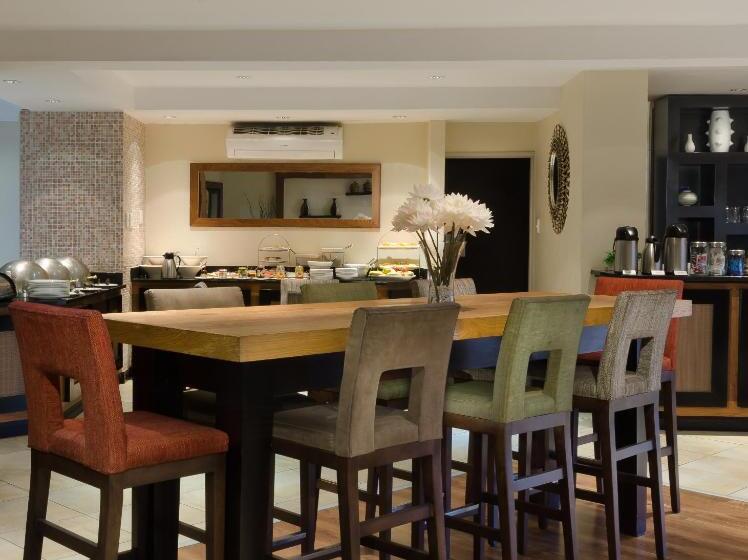 酒店 River City Inn